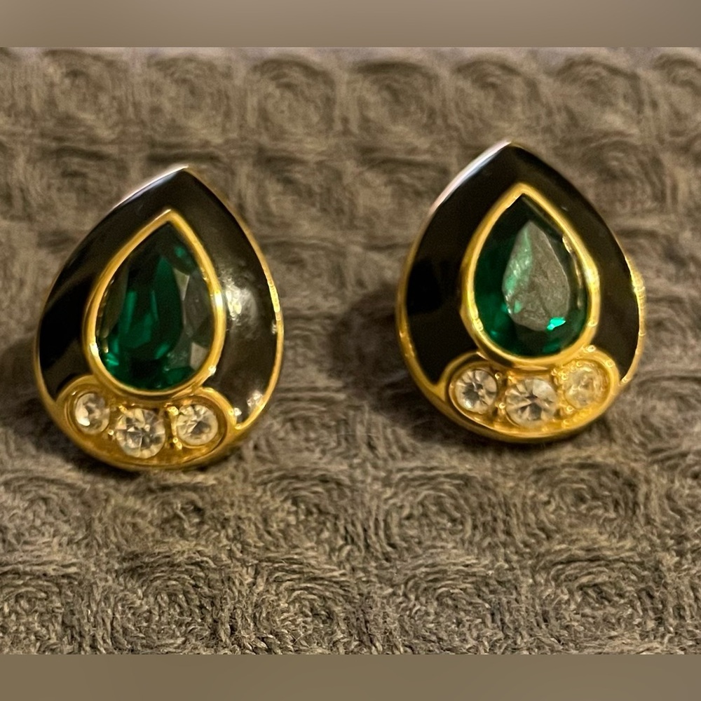 Vintage Gold tone and Green Teardrop Earrings